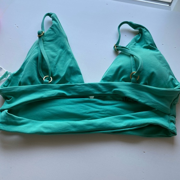 L space bikini - Picture 4 of 4